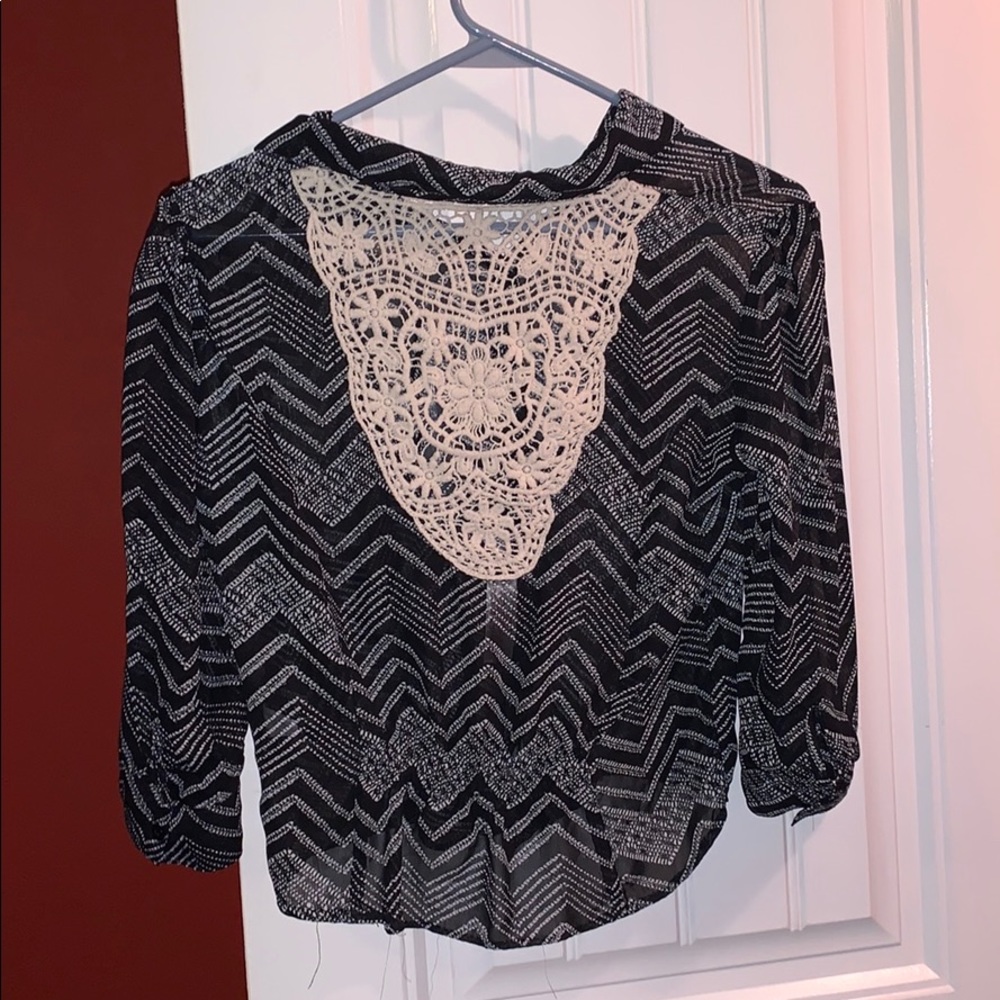 Button up - Picture 3 of 3